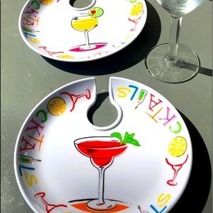 2 vibrant cocktail plates w/built in glass holder